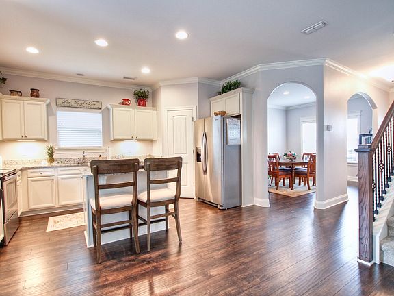 3rd image of 6034 Enclave Dr