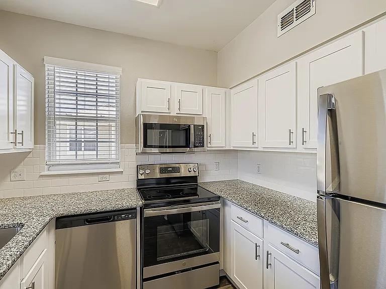 35 Paloma Hts. #203 RainMesa - Print Quality - 003 - 04 Kitchen