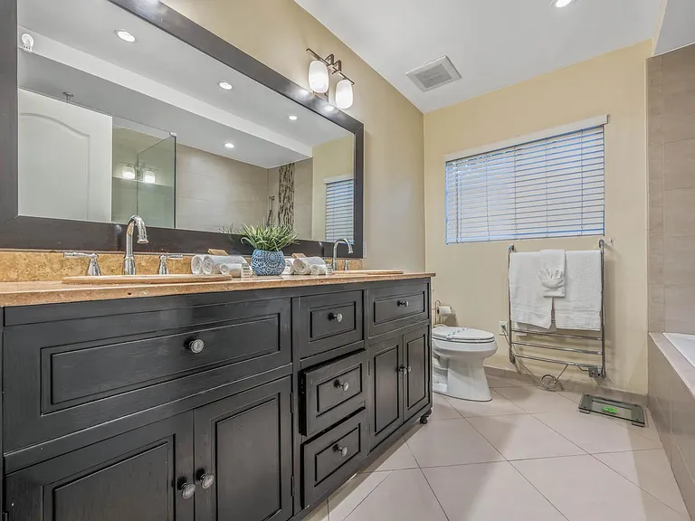 5659 Corbin Ave — Photo 39