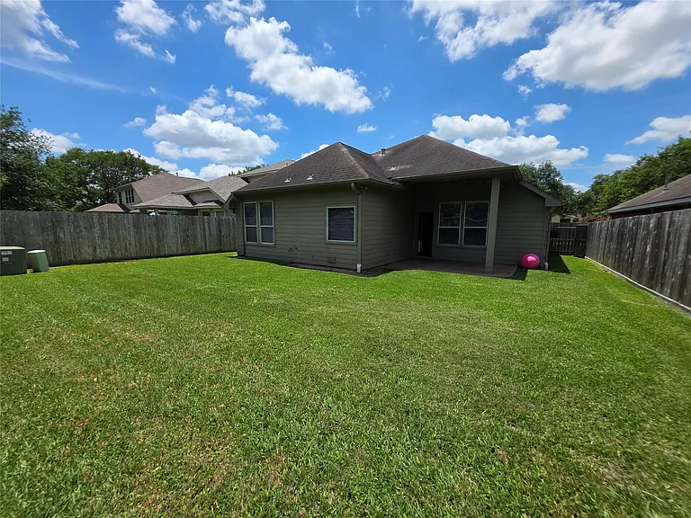395 Livingstone Ln — Photo 12