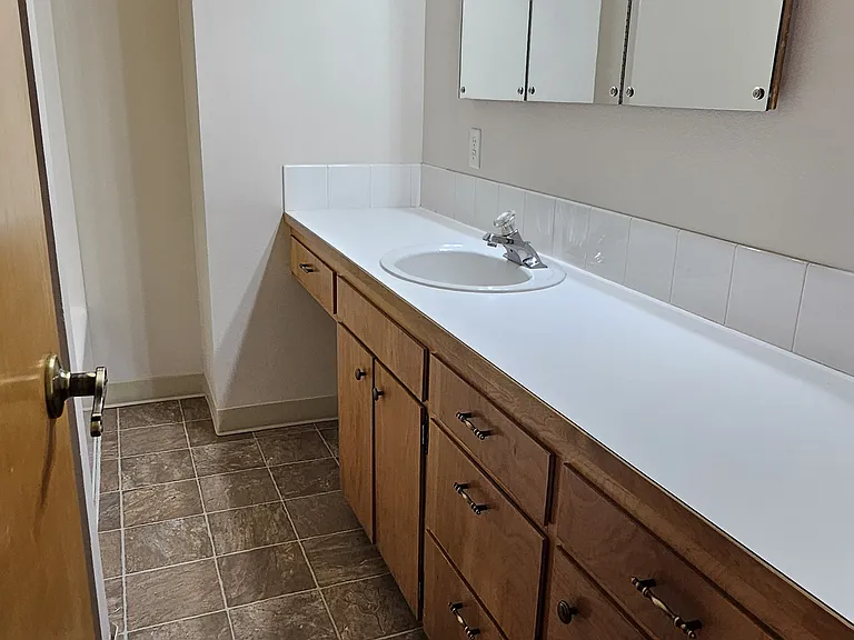 704 Lacey Ave — Photo 7