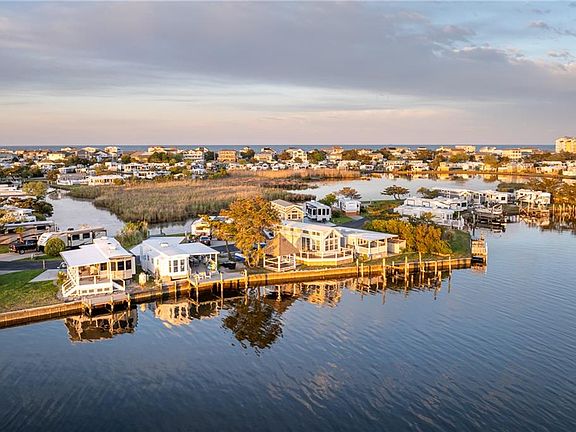 5th image of 3665 Sandpiper Rd #123