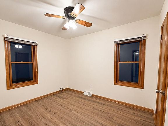 4th image of 126 Riverside Dr NE