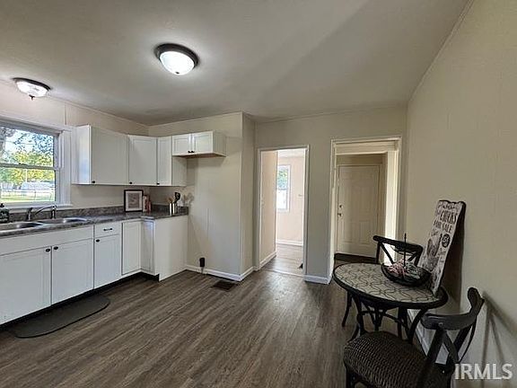 5th image of 122 W Swartzel Ave