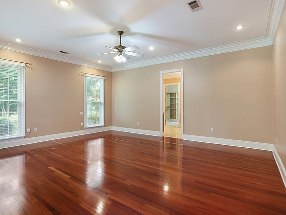 4th image of 326 Twin River Dr