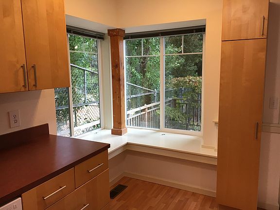 5th image of 6527 21st Ave NE APT 1
