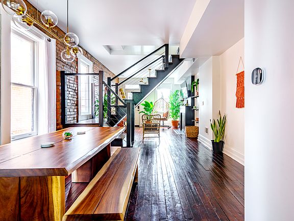 4th image of 98 Brickel St #98