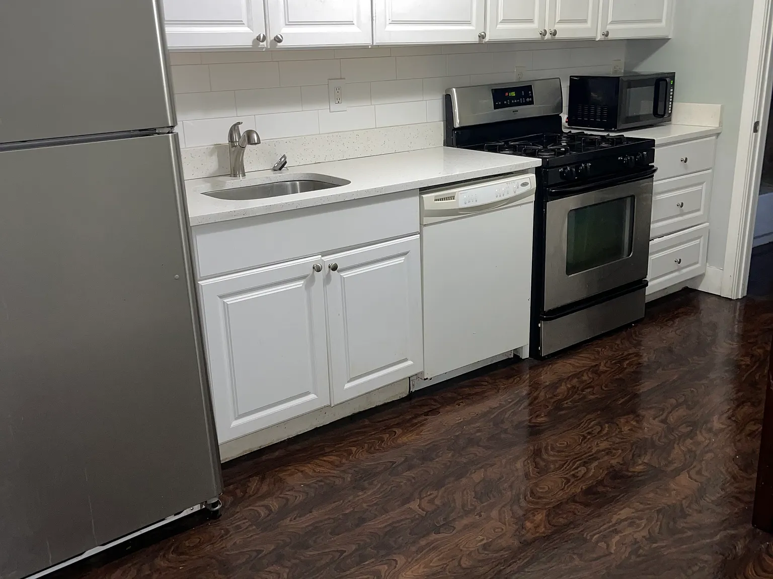 3 bed, 1300 sqft, $1,775 — Photo 3