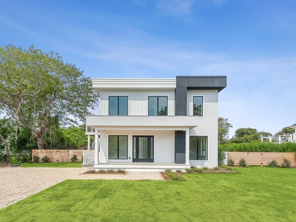 33 Benson Dr, Montauk, NY 11954