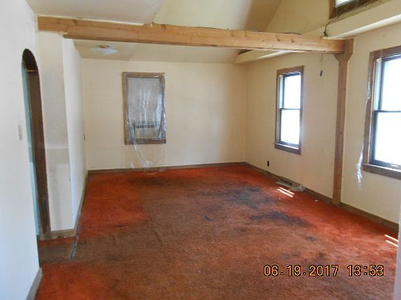 3rd image of 9807 S Moody Ave