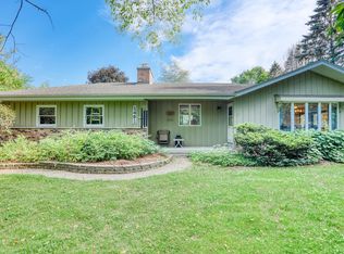 1401 Ponderosa Dr, Cedarburg, WI 53012
