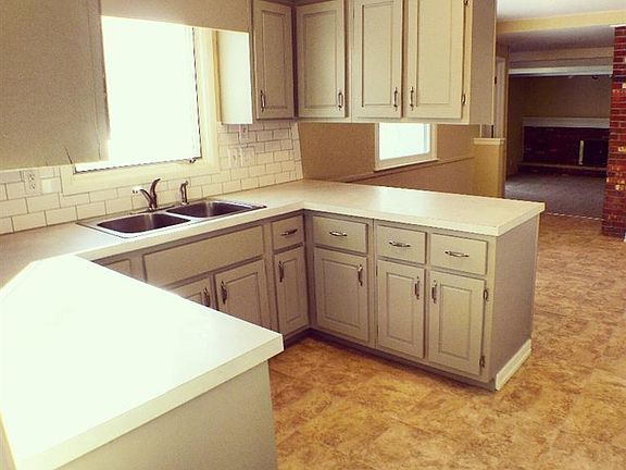 4th image of 5385 Dorchester Dr