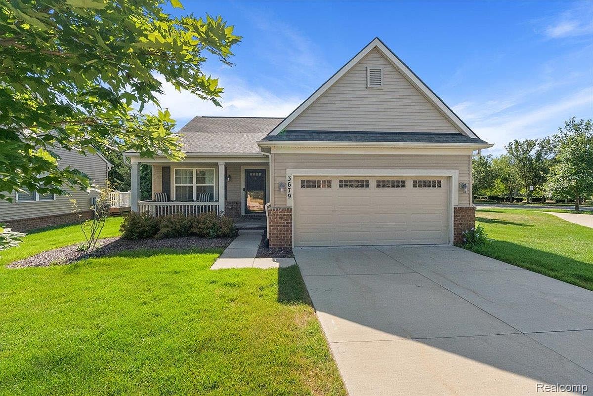3679 W Madison Ave, Orion, MI 48359