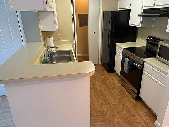 5th image of 4350 Perkinshire Ln APT 207