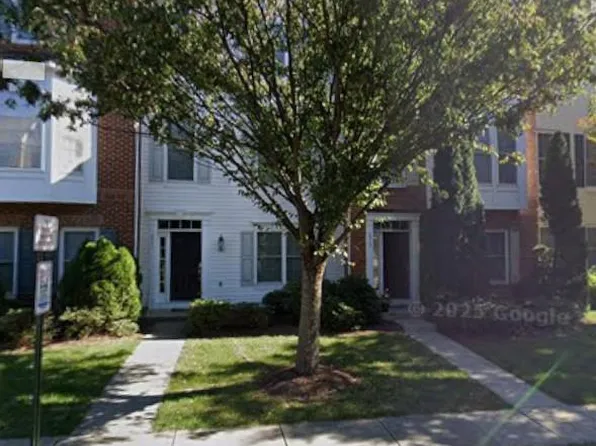 2511 Bronze Stone Pl, Herndon, VA 20171