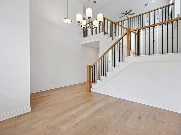4th image of 2043 Wimberley Dr