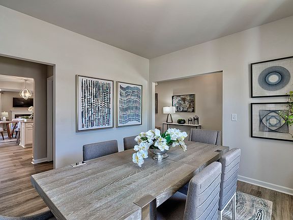 3rd image of 556 Bee Balm Dr