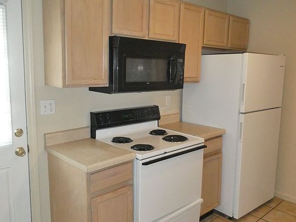 4th image of 1609-11 High Quest Cir #1609