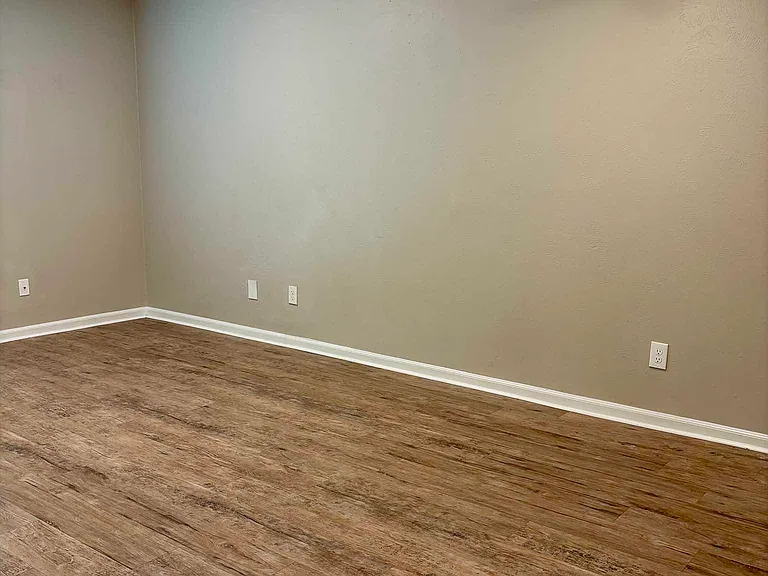 Marine Park Apartments — Photo 42