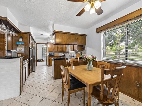 3rd image of 9803 Rocktree Dr