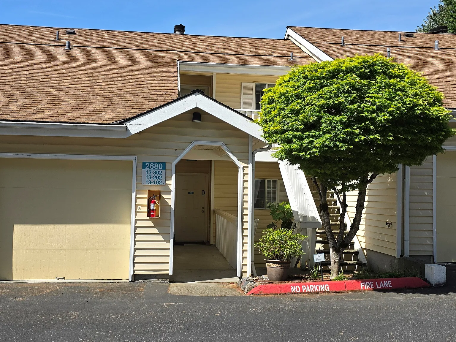 2 bed, 1015 sqft, $2,600 — Photo 1