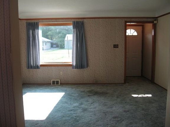 3rd image of 1222 Hulett Ave