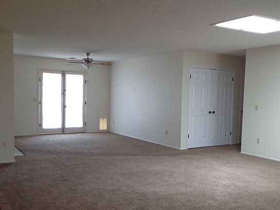 3rd image of 4950 Hornet Dr