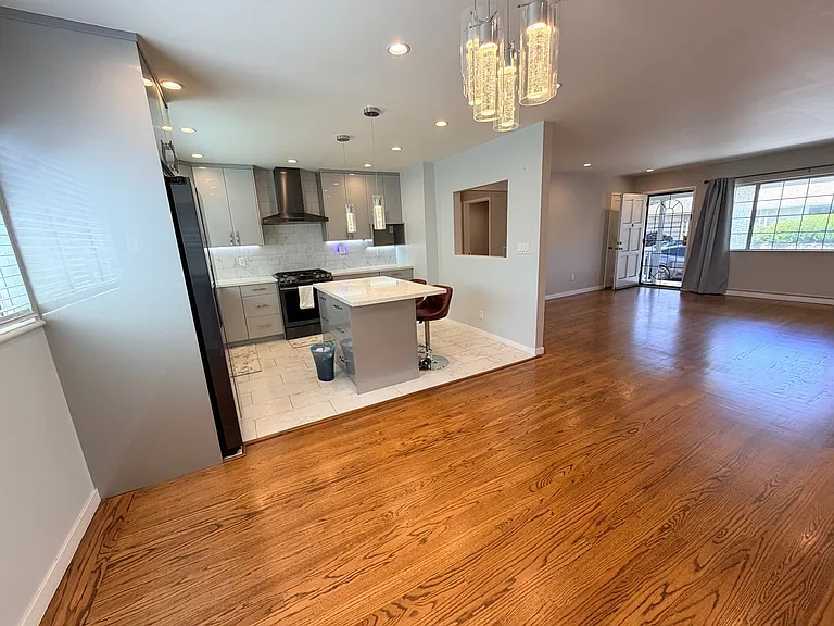 946 Hohener Ave — Photo 8