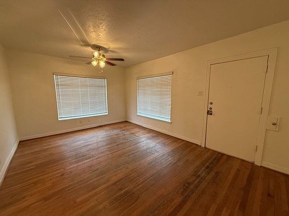 3rd image of 804 Cedar Hill Ave
