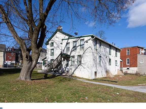3rd image of 544 Harmony St