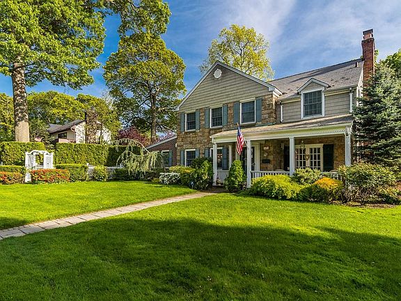2nd image of 22 Berkshire Rd