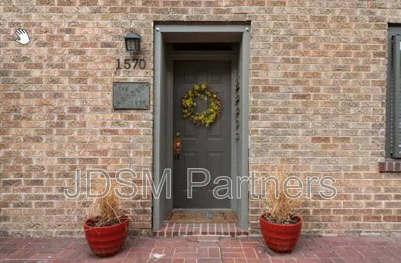 2 bed, 1.5 bath, 850 sqft, $1,450 — Photo 2