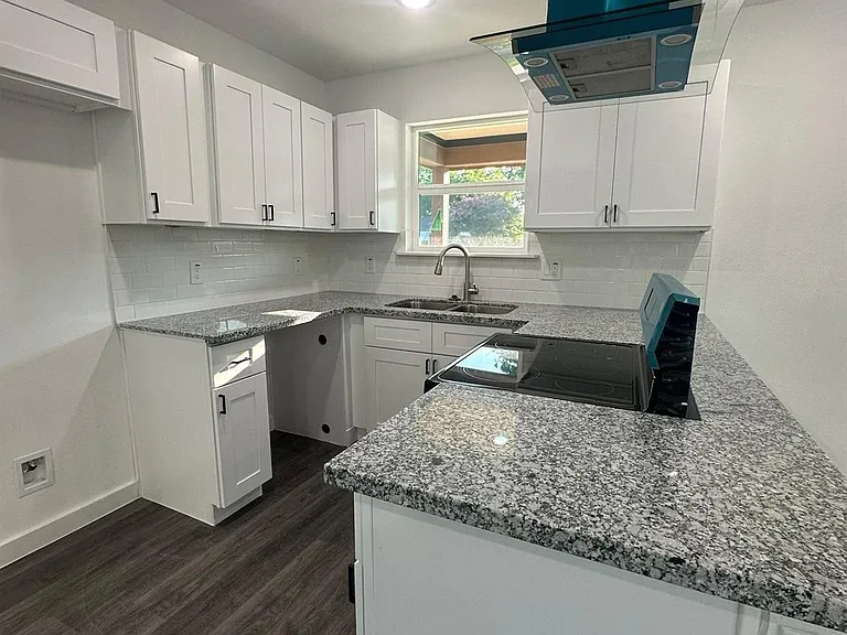 7611 Shotwell #B — Photo 4