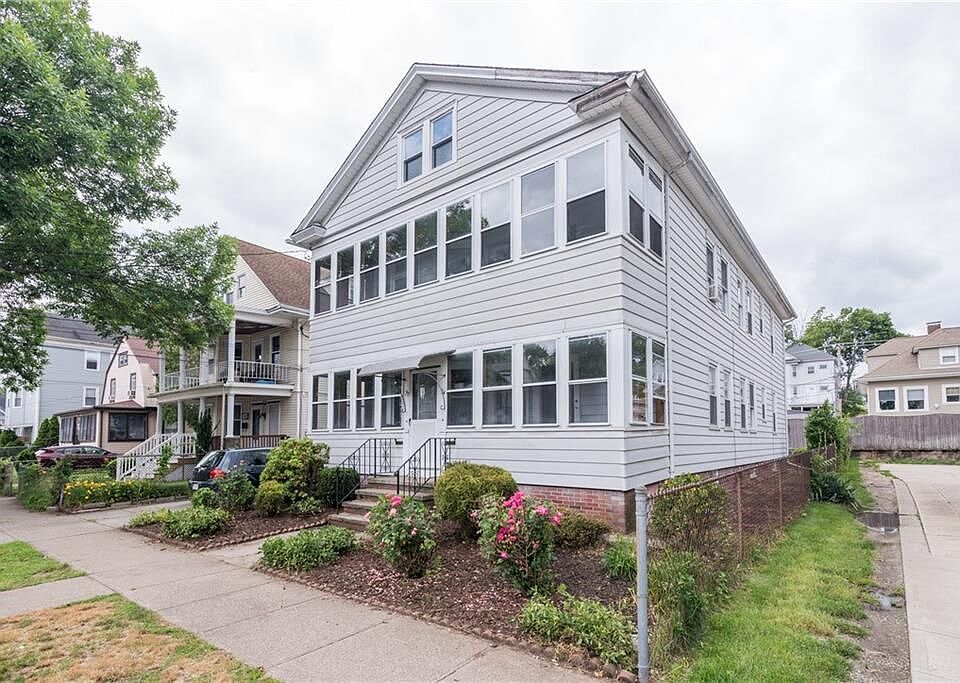 1st image of 32 Pinehurst Ave