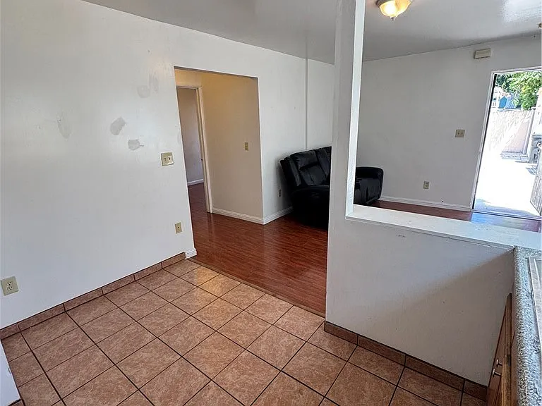 1466 Silver Lake Blvd — Photo 5