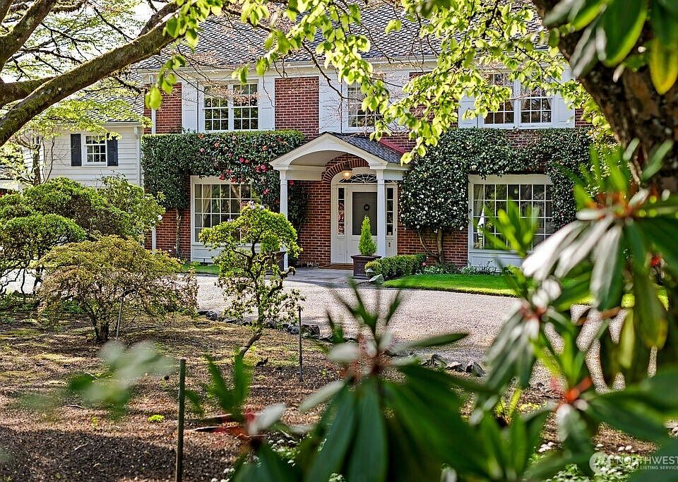 1st image of 88 Country Club Circle SW