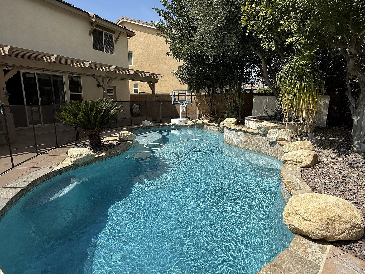 5 bed, 3201 sqft, $4,500 — Photo 2
