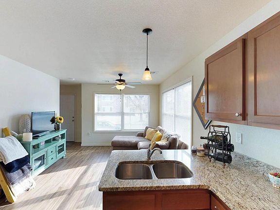 3rd image of 901 N 10th St Unit 1