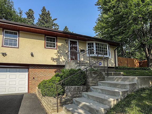3rd image of 1303 Danforth St
