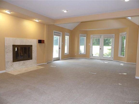 4th image of 1825 Huntingwood Ln