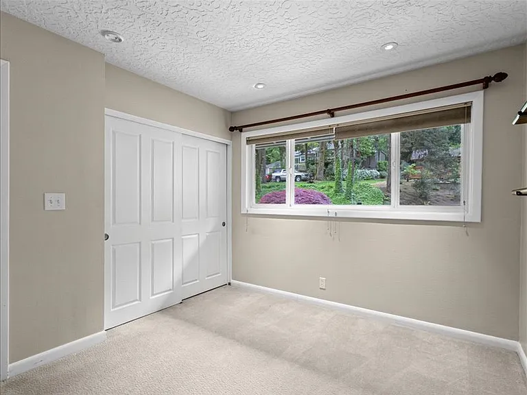 934 SW Cheltenham St — Photo 14