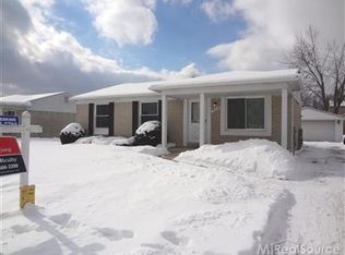 35719 Connecticut Dr, Sterling Heights, MI