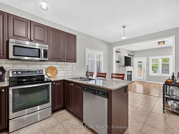 5th image of 72 Decarolis Cres