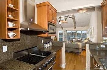 5th image of 204 Cazneau Ave #B