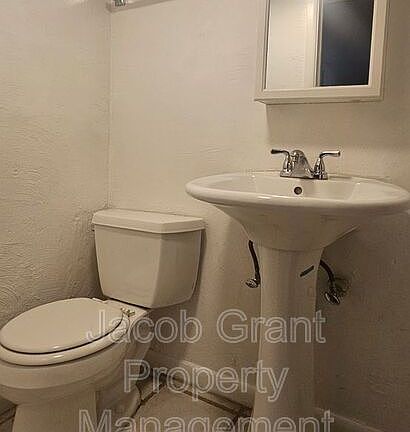 3rd image of 204 6th St #B