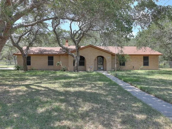 1313 W Deberry Ave, Aransas Pass, TX 78336