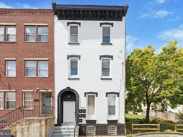 1626 N 17th St #302 — Photo 9