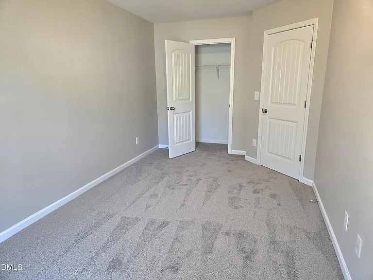 72 E Grove Point Dr — Photo 16