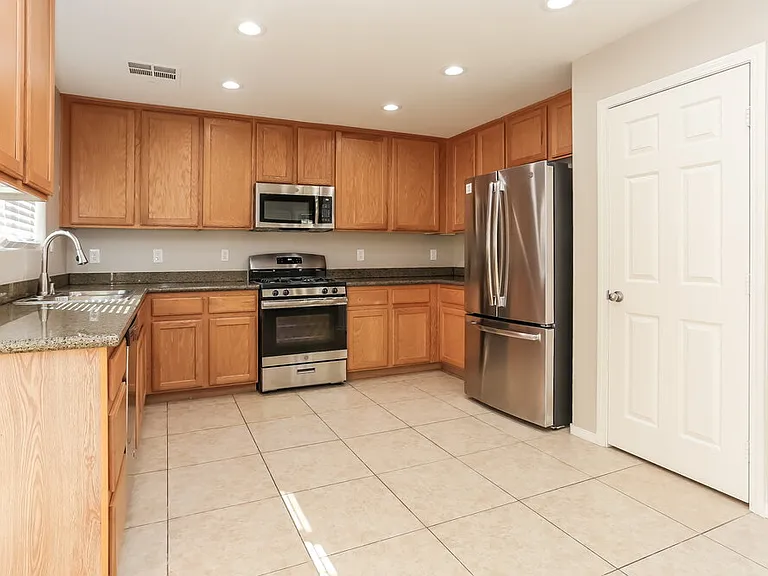 8329 Wildwood Glen Dr — Photo 7