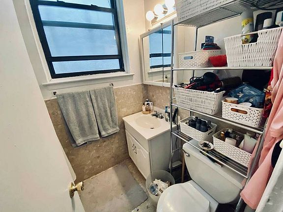4th image of 361 E 10th St APT 65